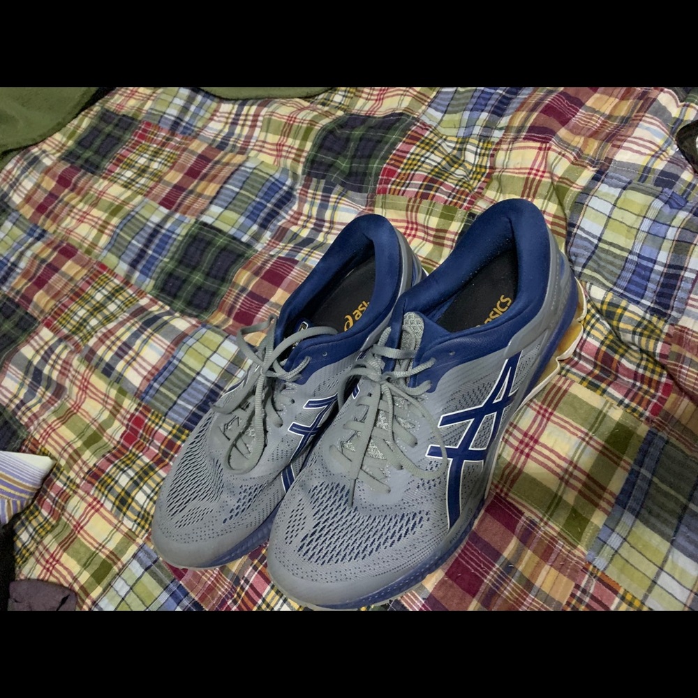 Men’s ASICS Shoes - Picture 2 of 5